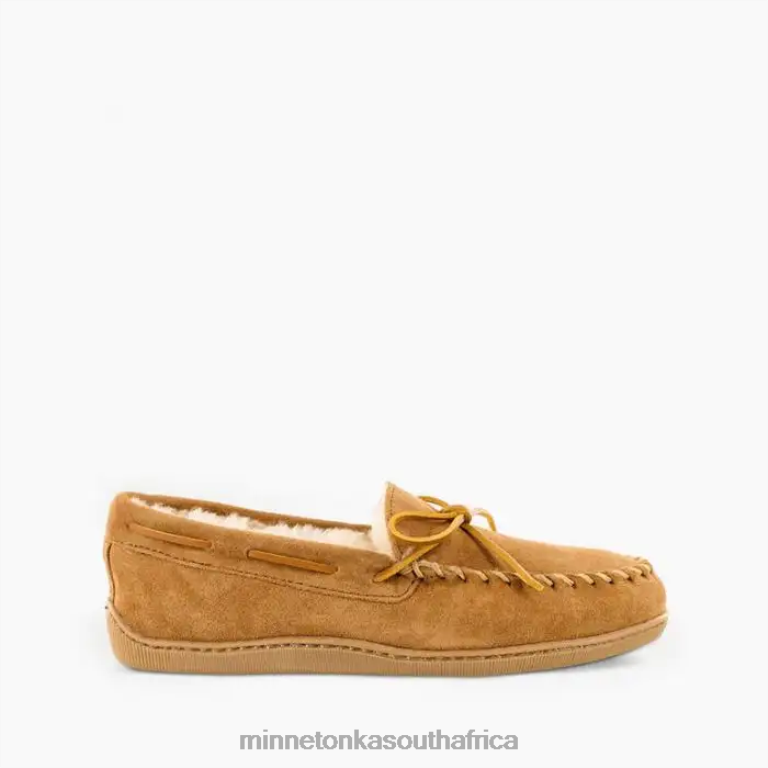 Minnetonka Footwear RNL6F402 Men Sheepskin Hardsole Moc Golden Tan